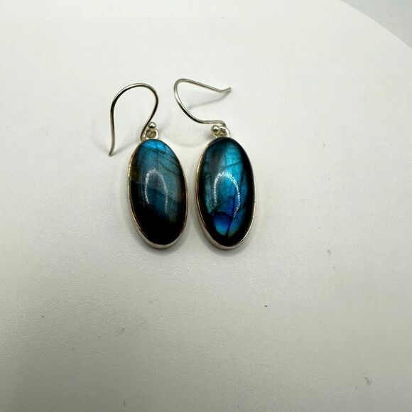 Flashy labradorite, oval cabochon dangle earrings in stamped .925! - Picture 1 of 7